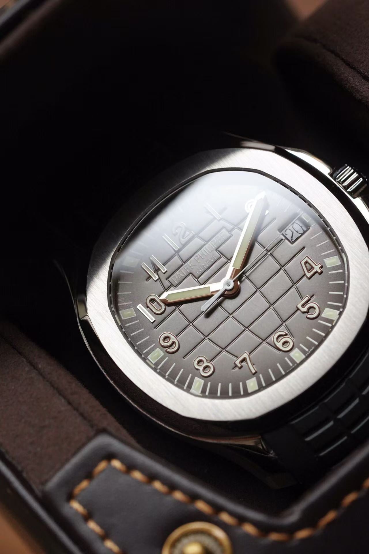 Patek Philippe 5167A