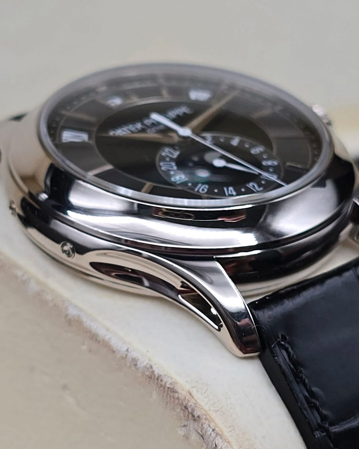 Patek Philippe 5205G-010