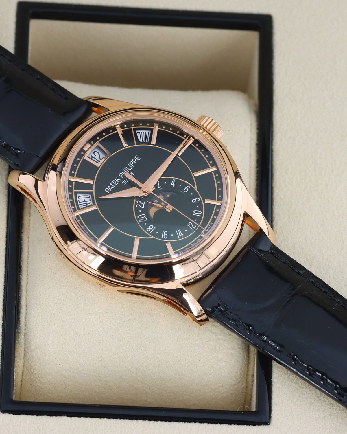 Patek Philippe 5205R-010