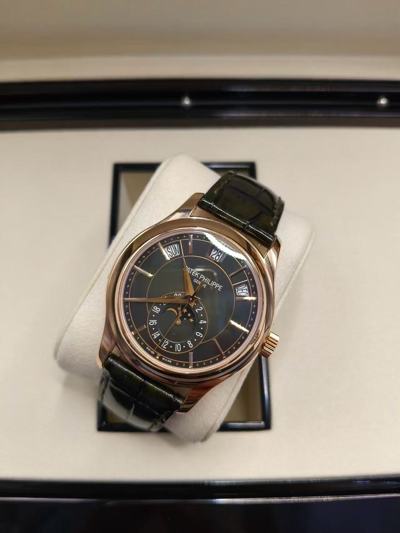 Patek Philippe 5205R-011