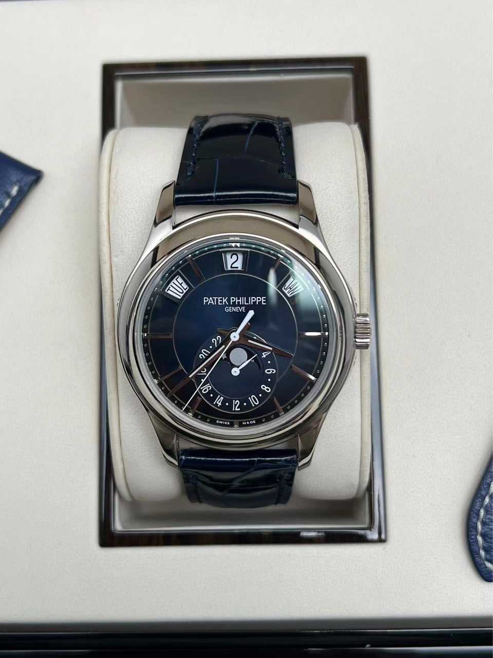 Patek Philippe 5205g-013