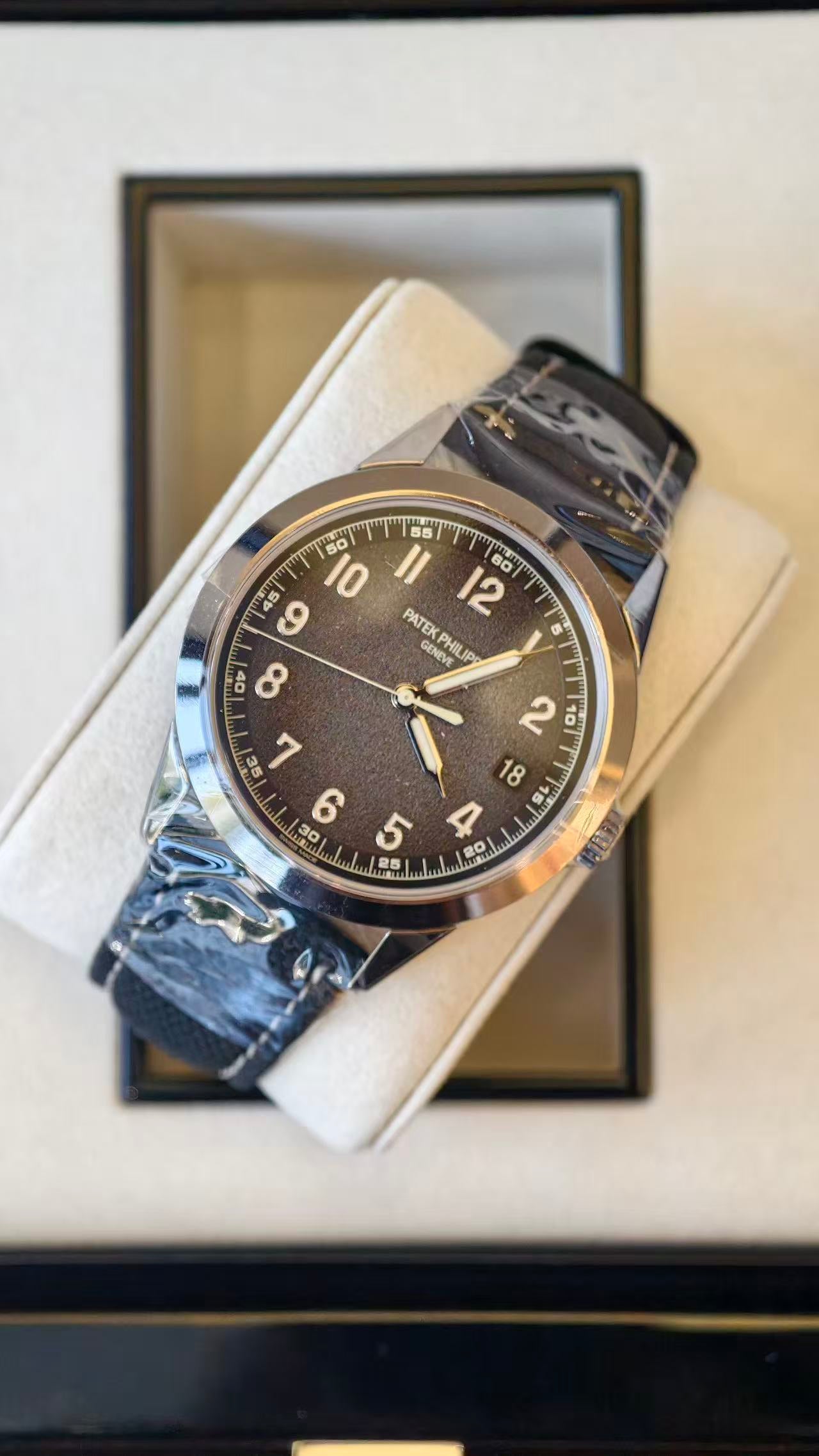 Patek Philippe 5226G-001