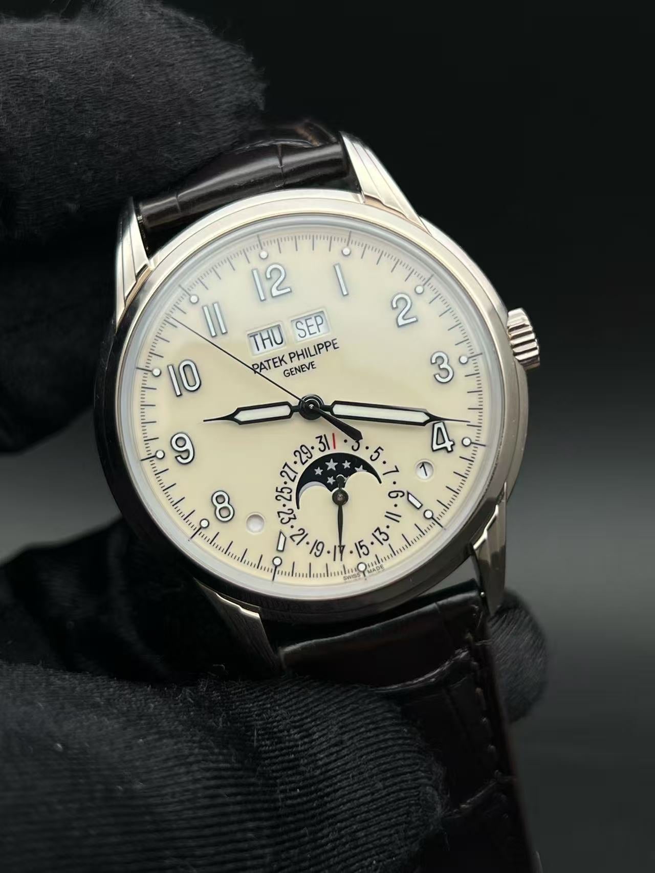 Patek Philippe 5320G