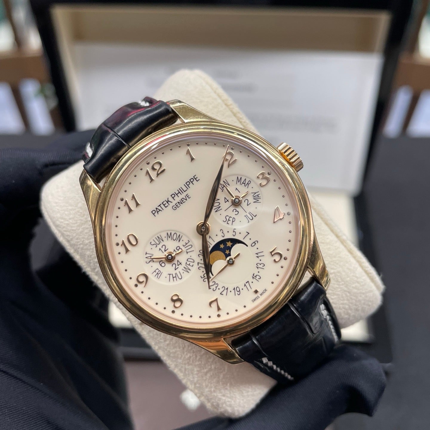 Patek Philippe 5327R-001
