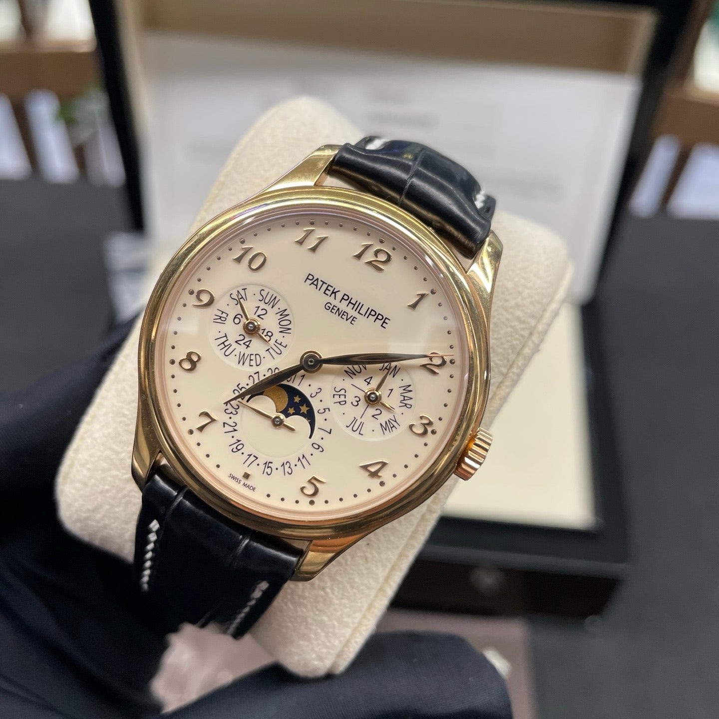 Patek Philippe 5327R-001