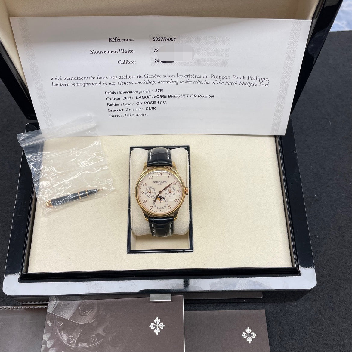 Patek Philippe 5327R-001
