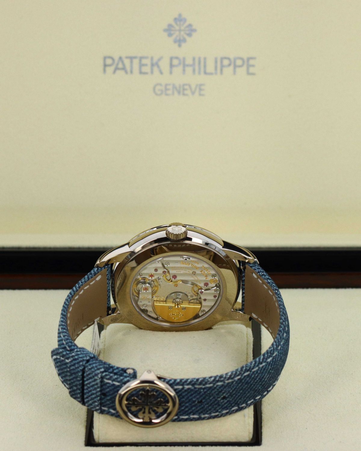 Patek Philippe 5330G-001
