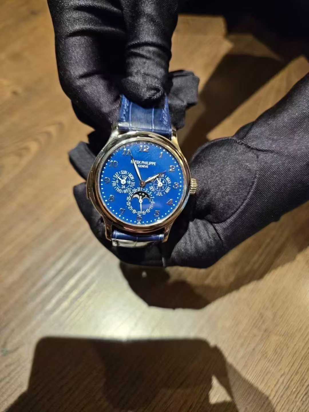 Patek Philippe 5374G