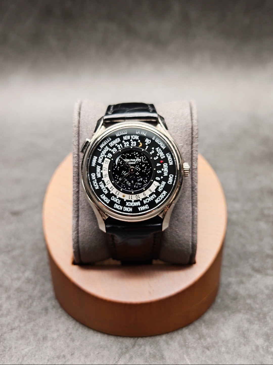 Patek Philippe 5575G-001