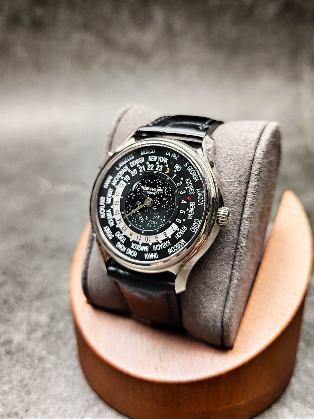 Patek Philippe 5575G-001