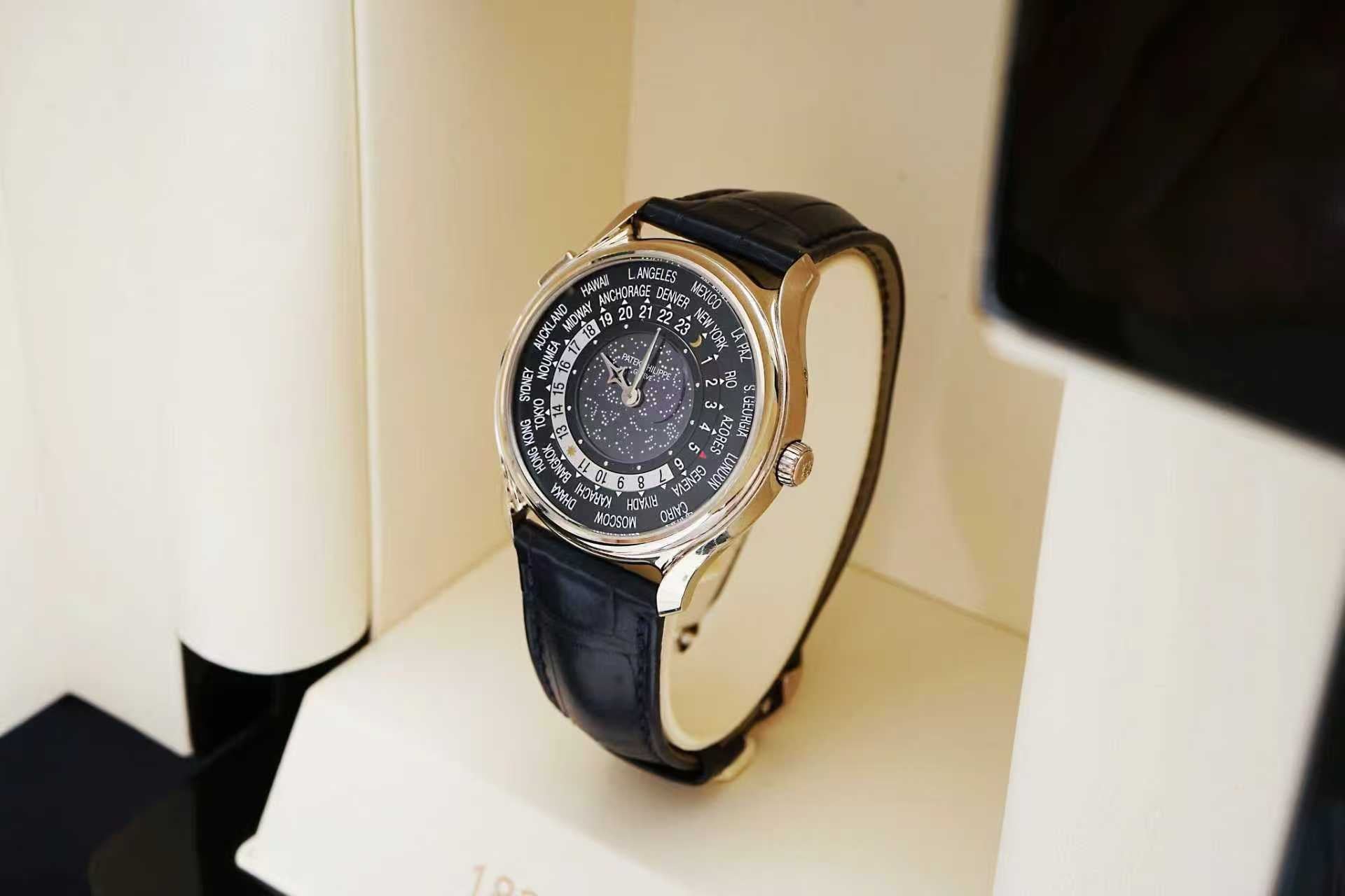 Patek Philippe 5575G