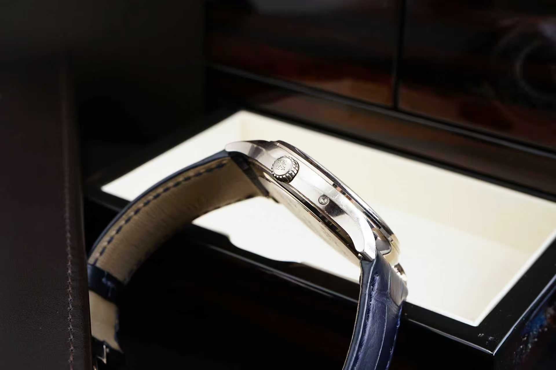 Patek Philippe 5575G