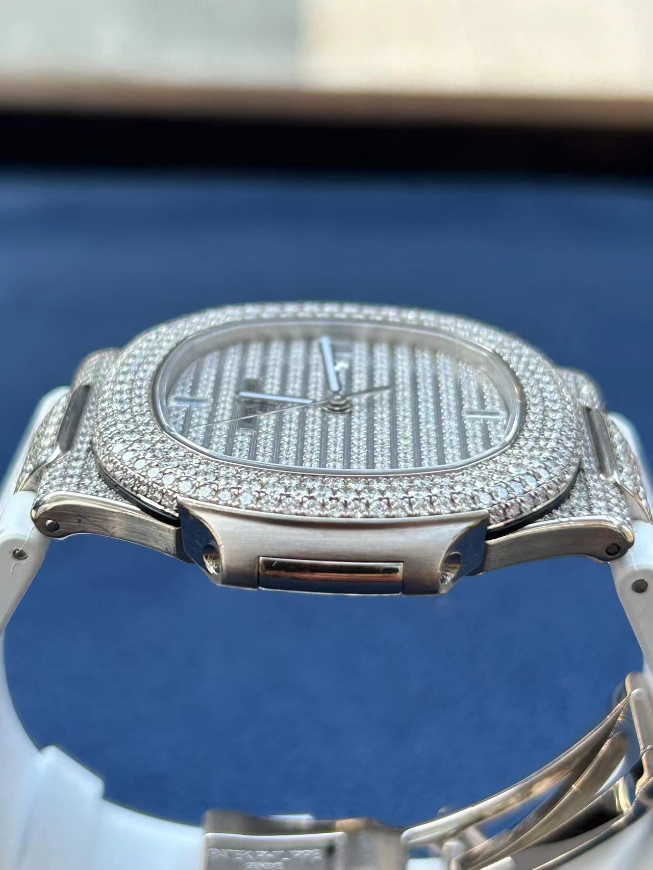 Patek Philippe 5711G-001