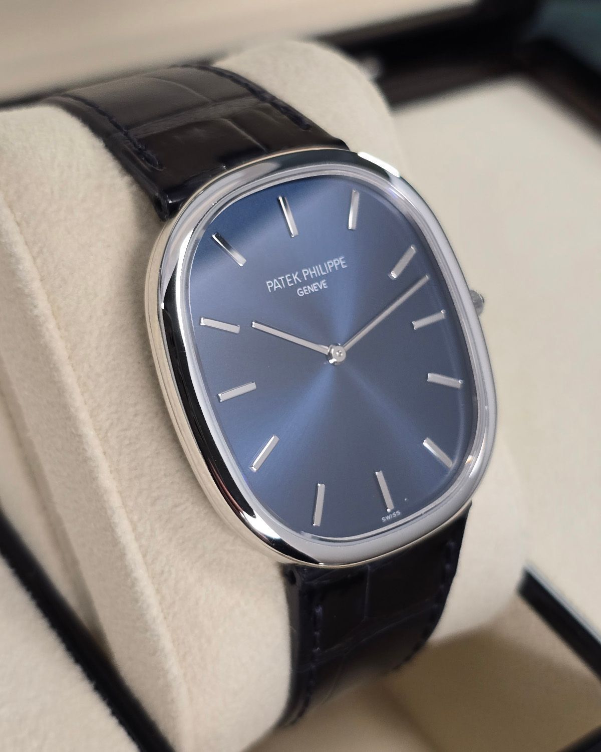 Patek Philippe 5738P-001