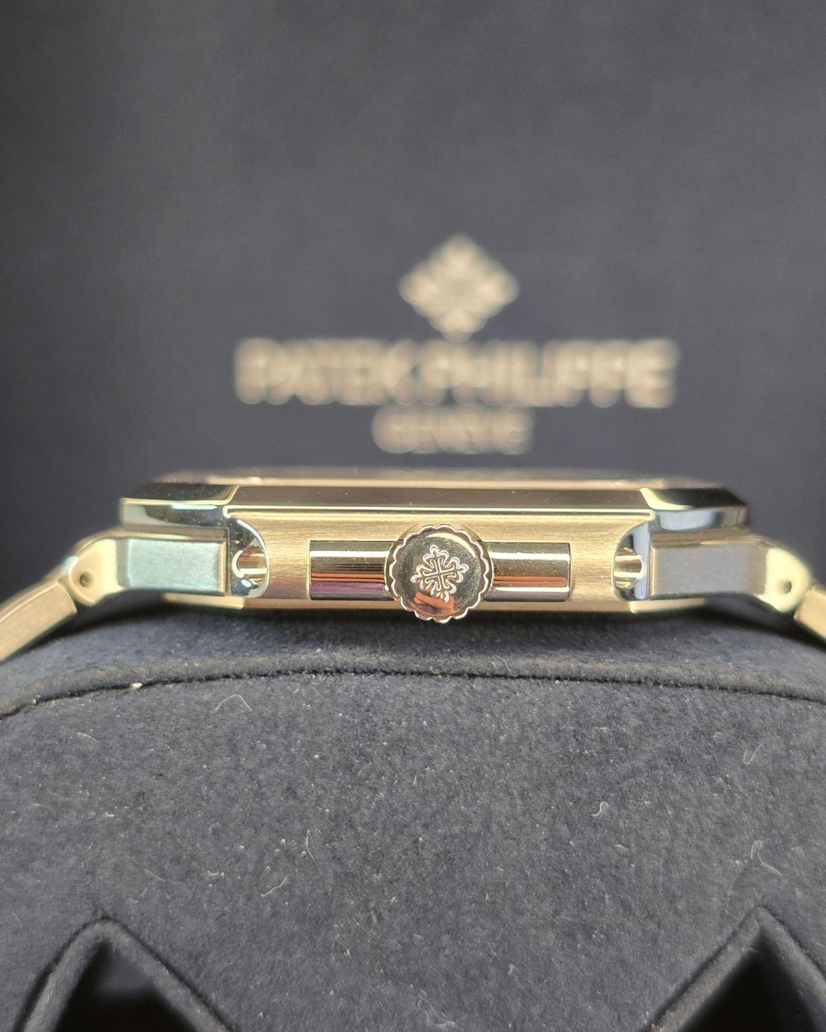 Patek Philippe 5821/1A-001