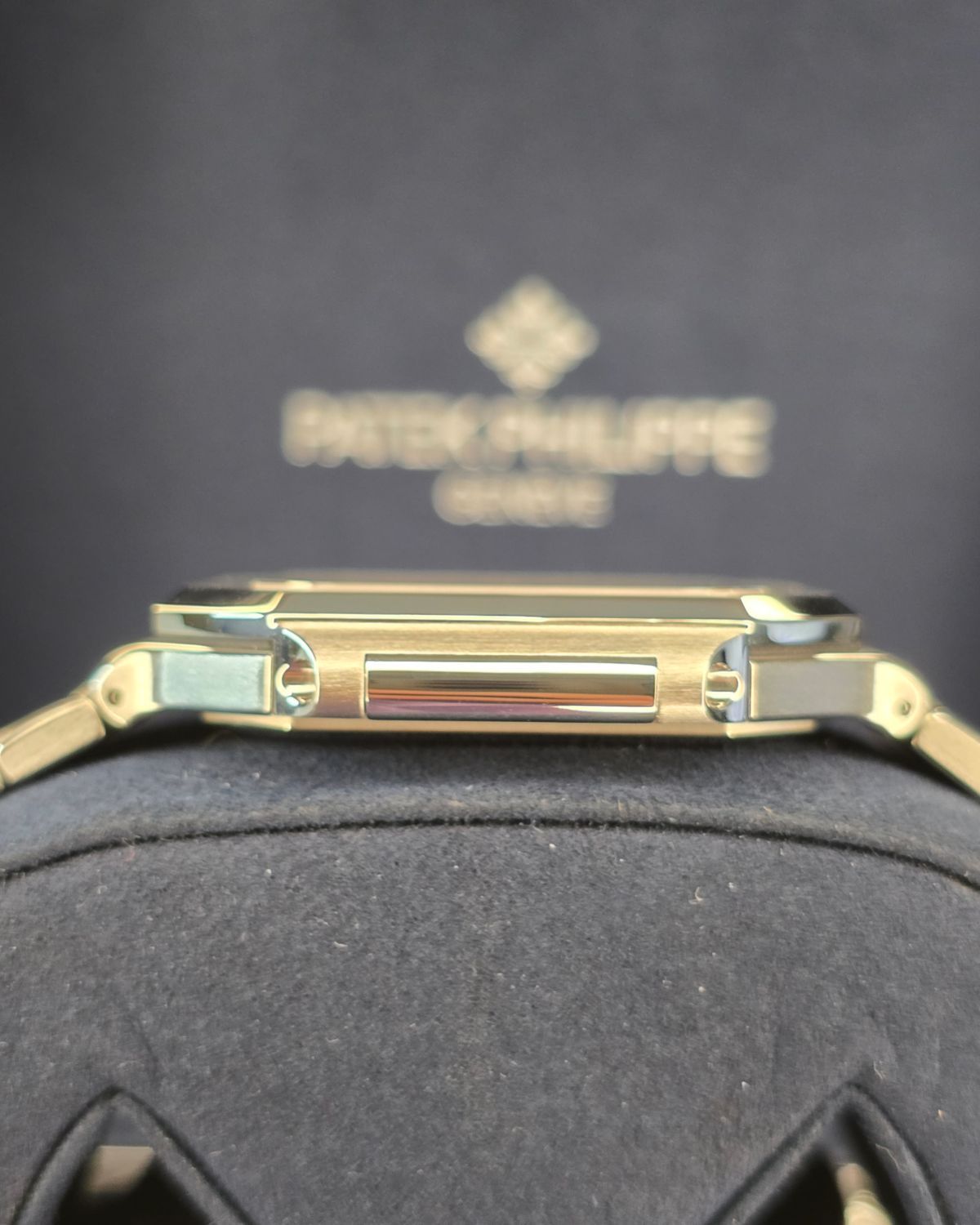 Patek Philippe 5821/1A-001