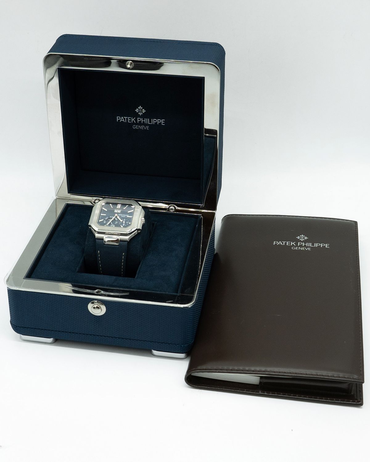 Patek Philippe 5822P-001