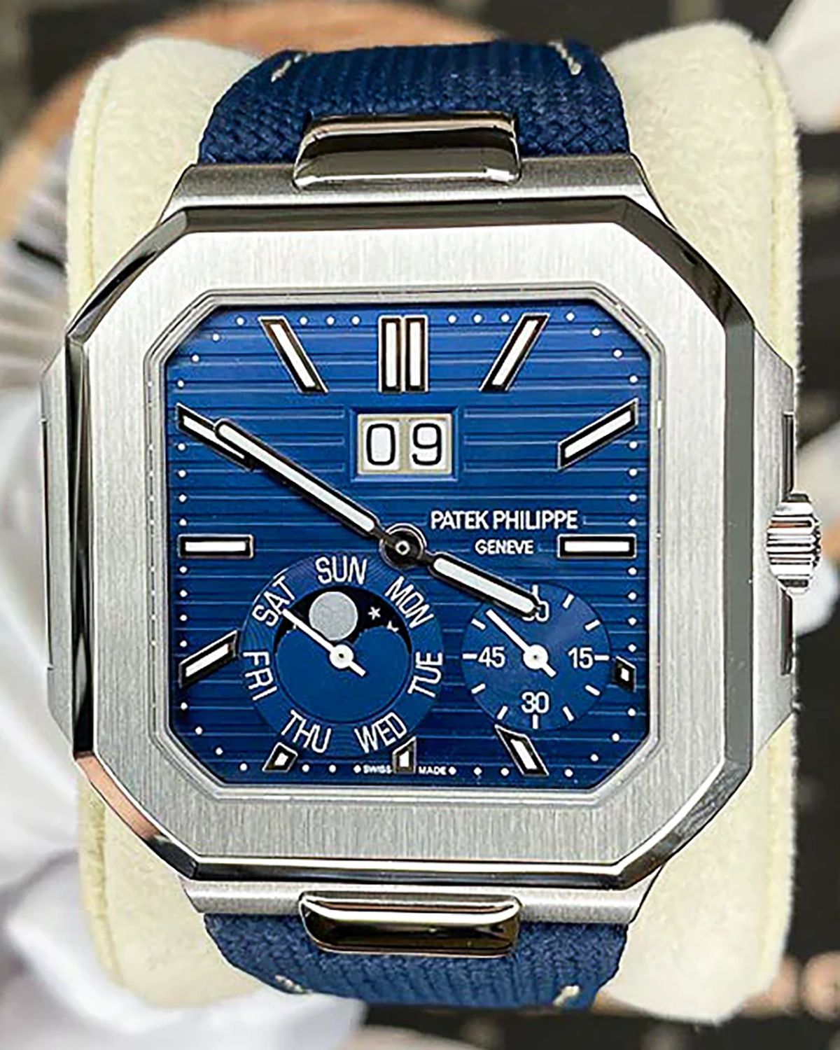 Patek Philippe 5822P-001