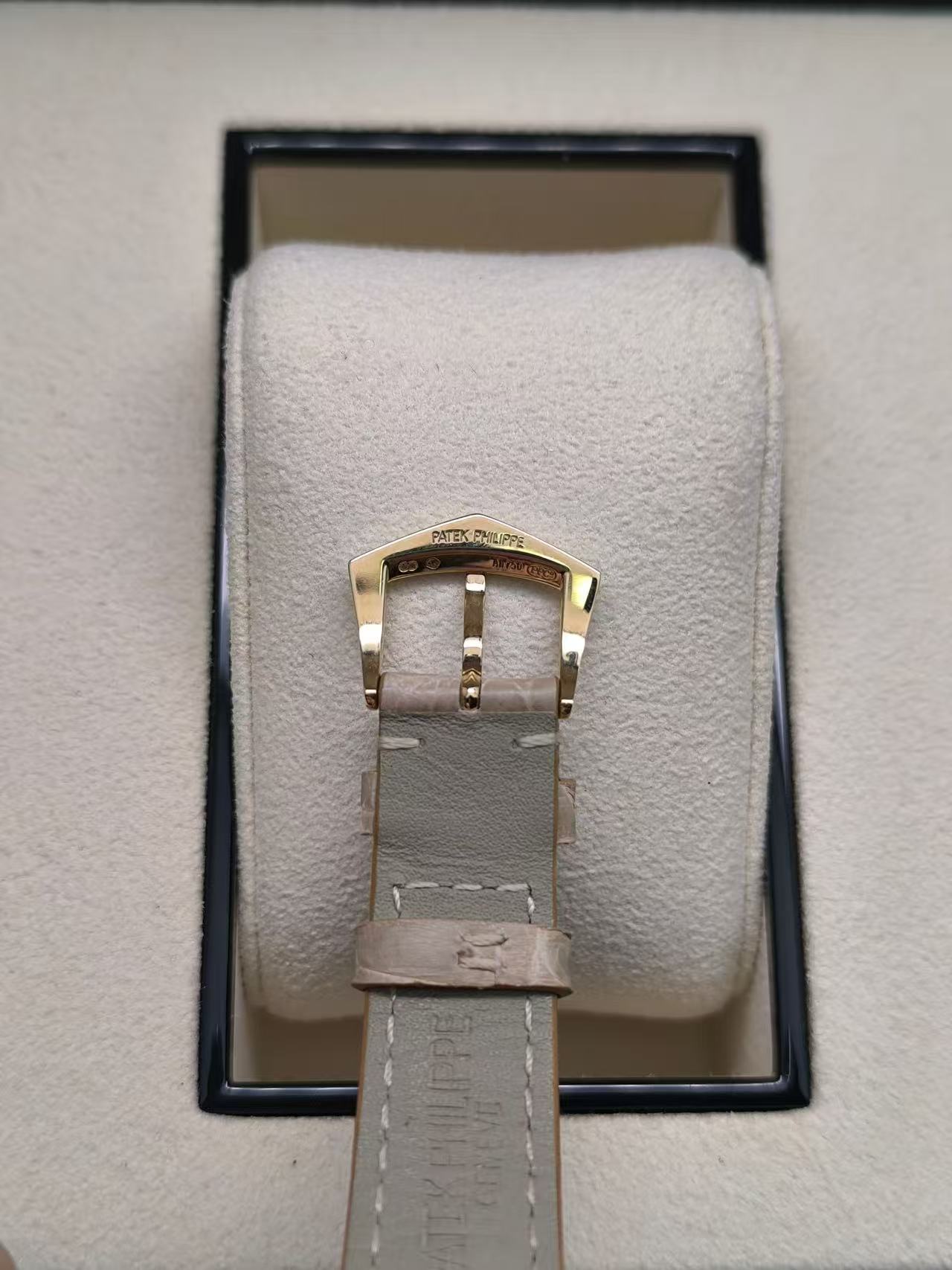 Patek Philippe 7121J-001