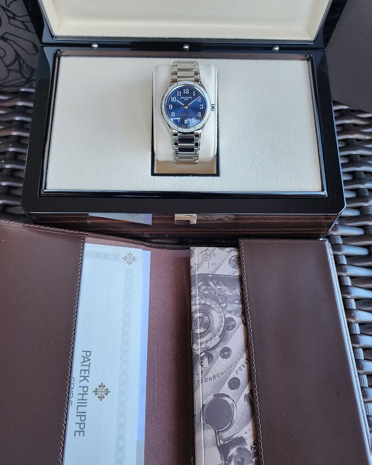 Patek Philippe 7300/1200A-001