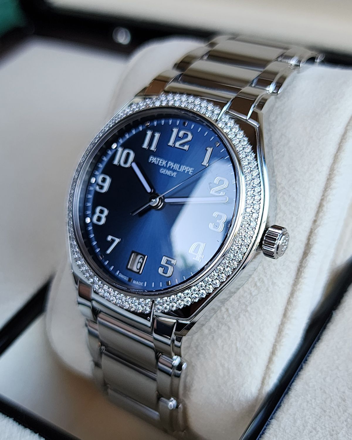 Patek Philippe 7300/1200A-001