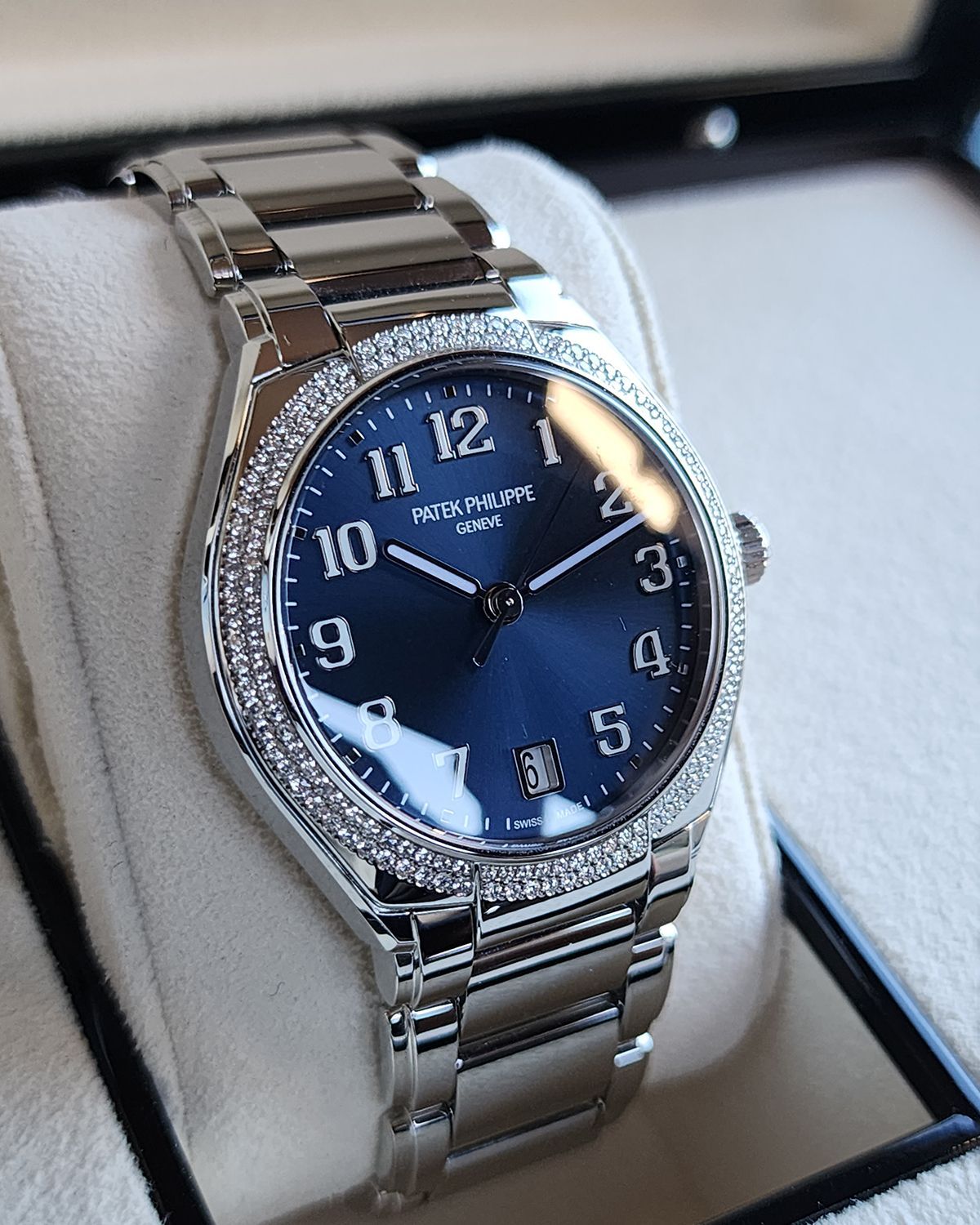 Patek Philippe 7300/1200A-001