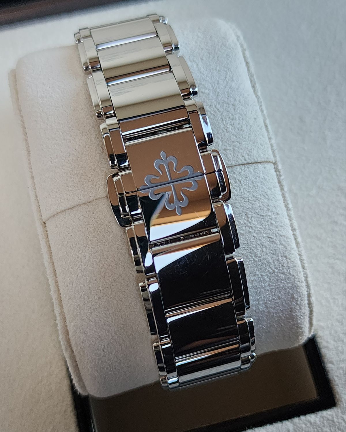 Patek Philippe 7300/1200A-001
