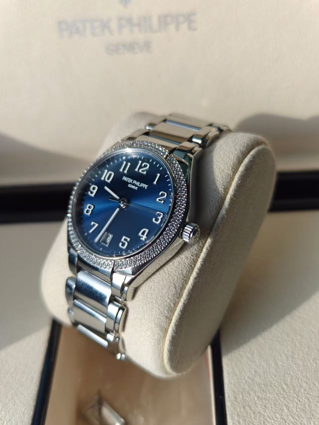 Patek Philippe 7300/1200A-001
