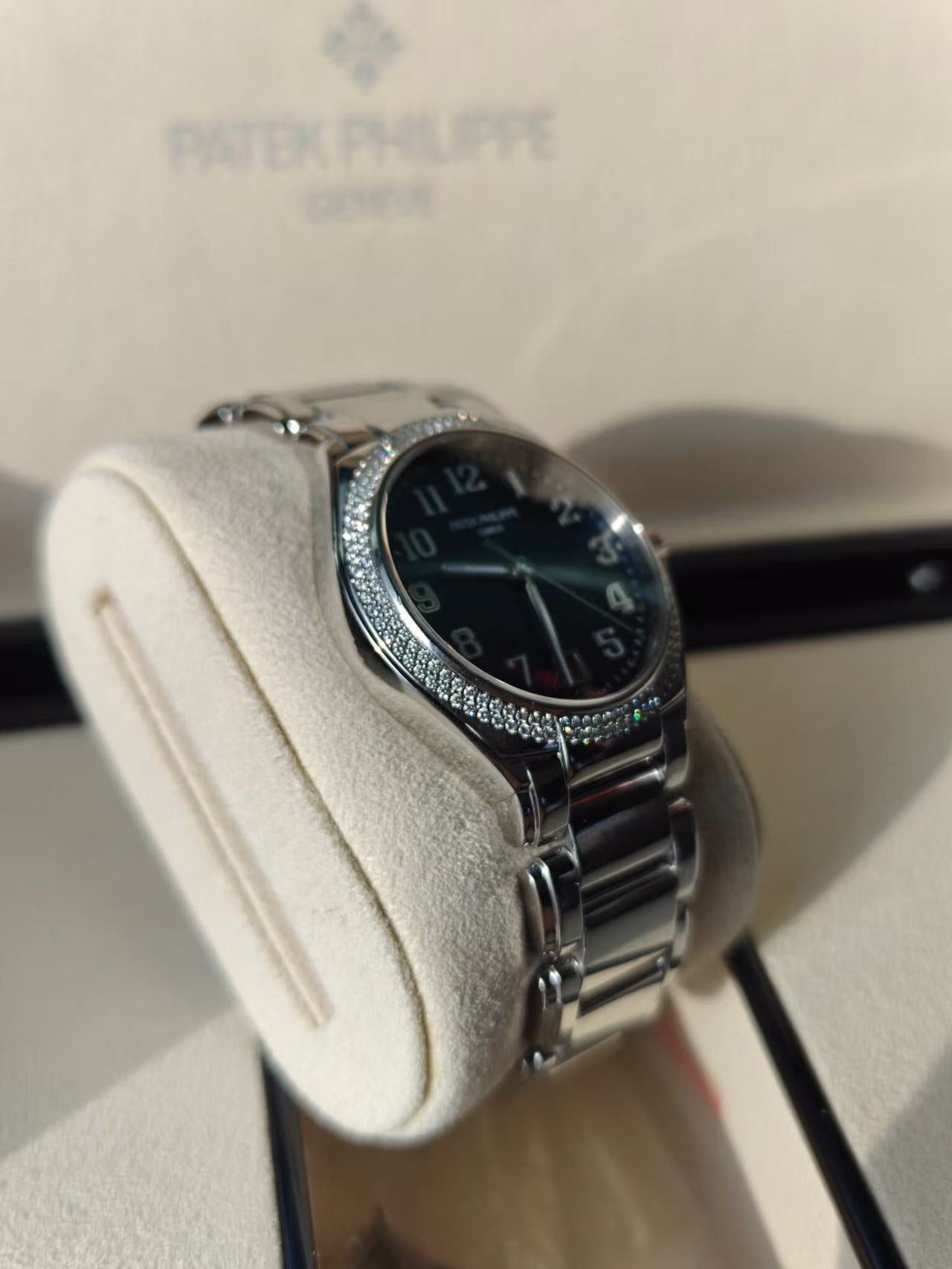 Patek Philippe 7300/1200A-001