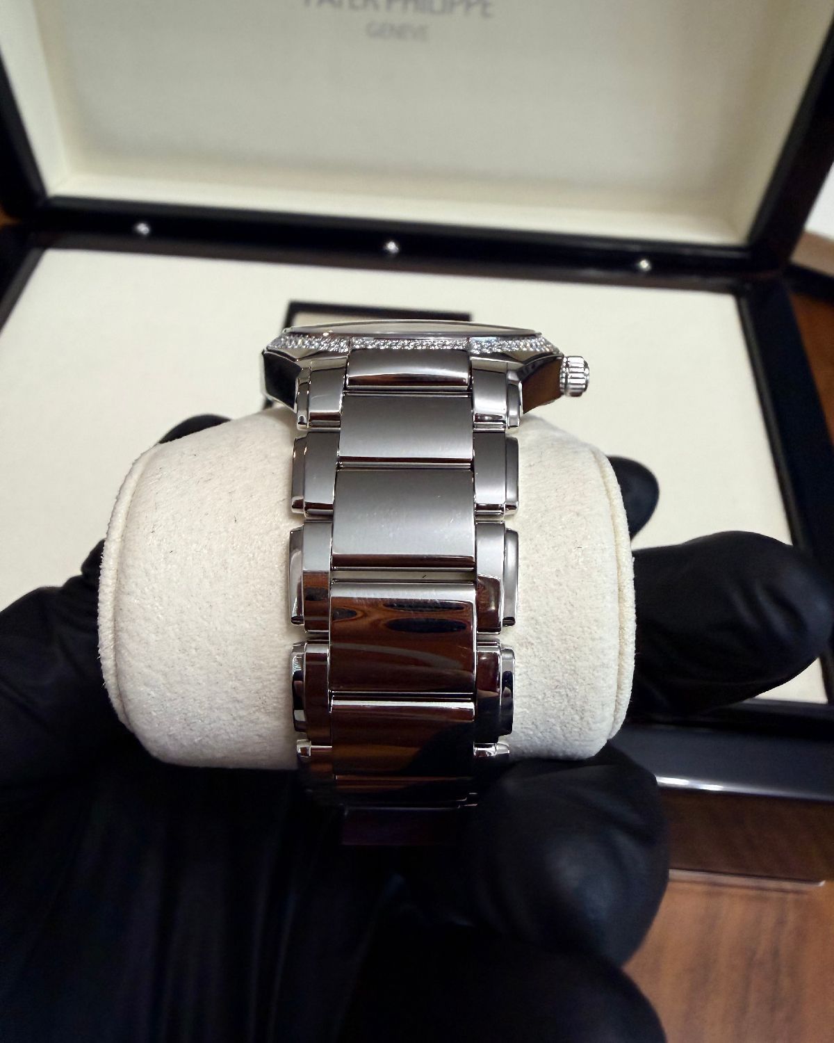 Patek Philippe 7300/1200A-010