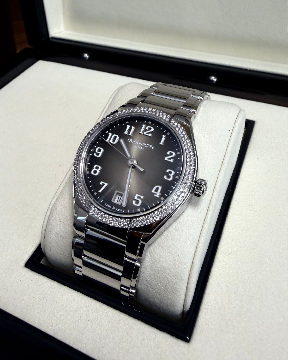 Patek Philippe 7300/1200A-010
