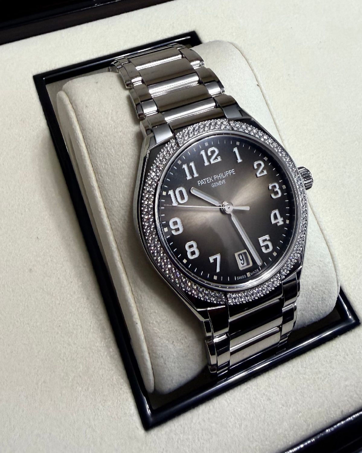 Patek Philippe 7300/1200A-010