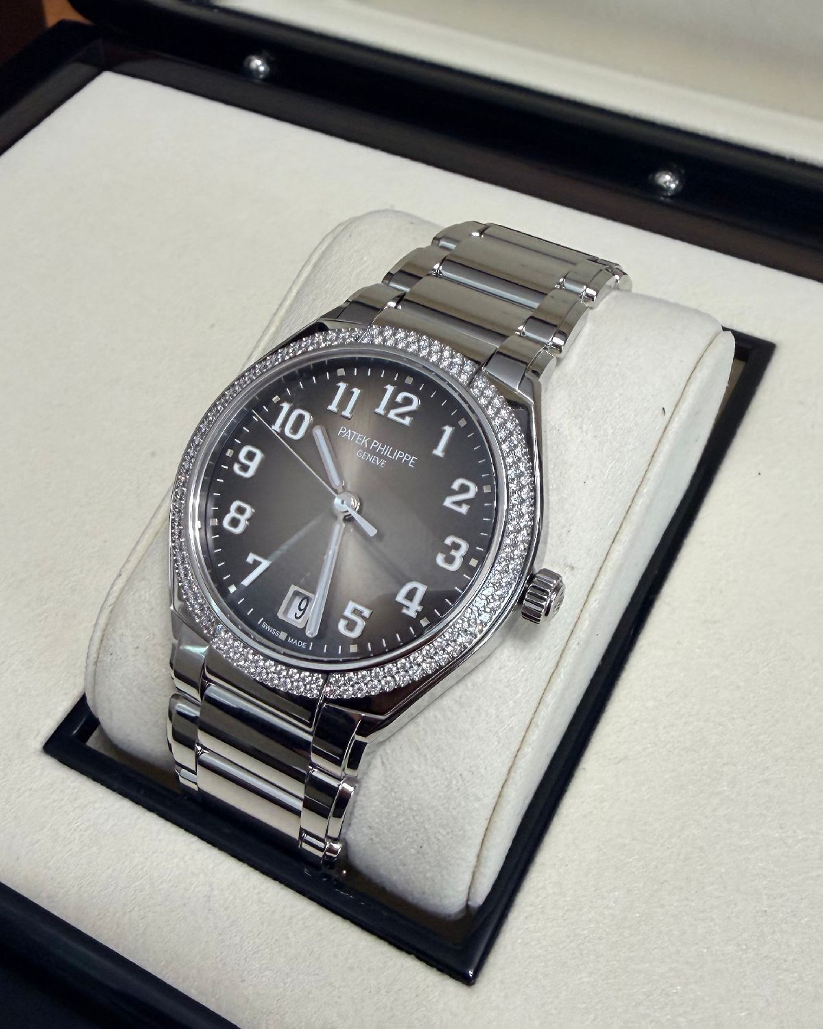 Patek Philippe 7300/1200A-010