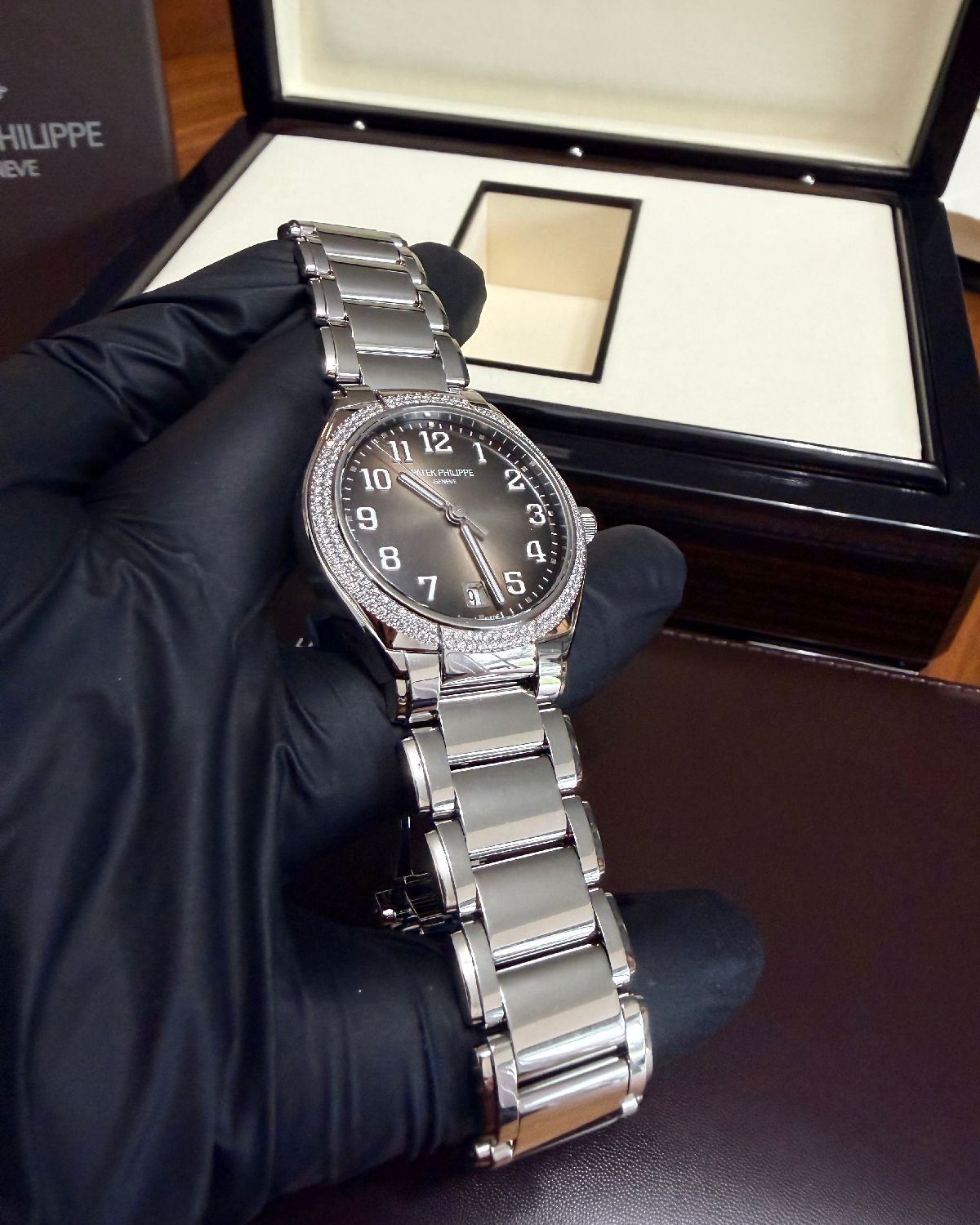 Patek Philippe 7300/1200A-010