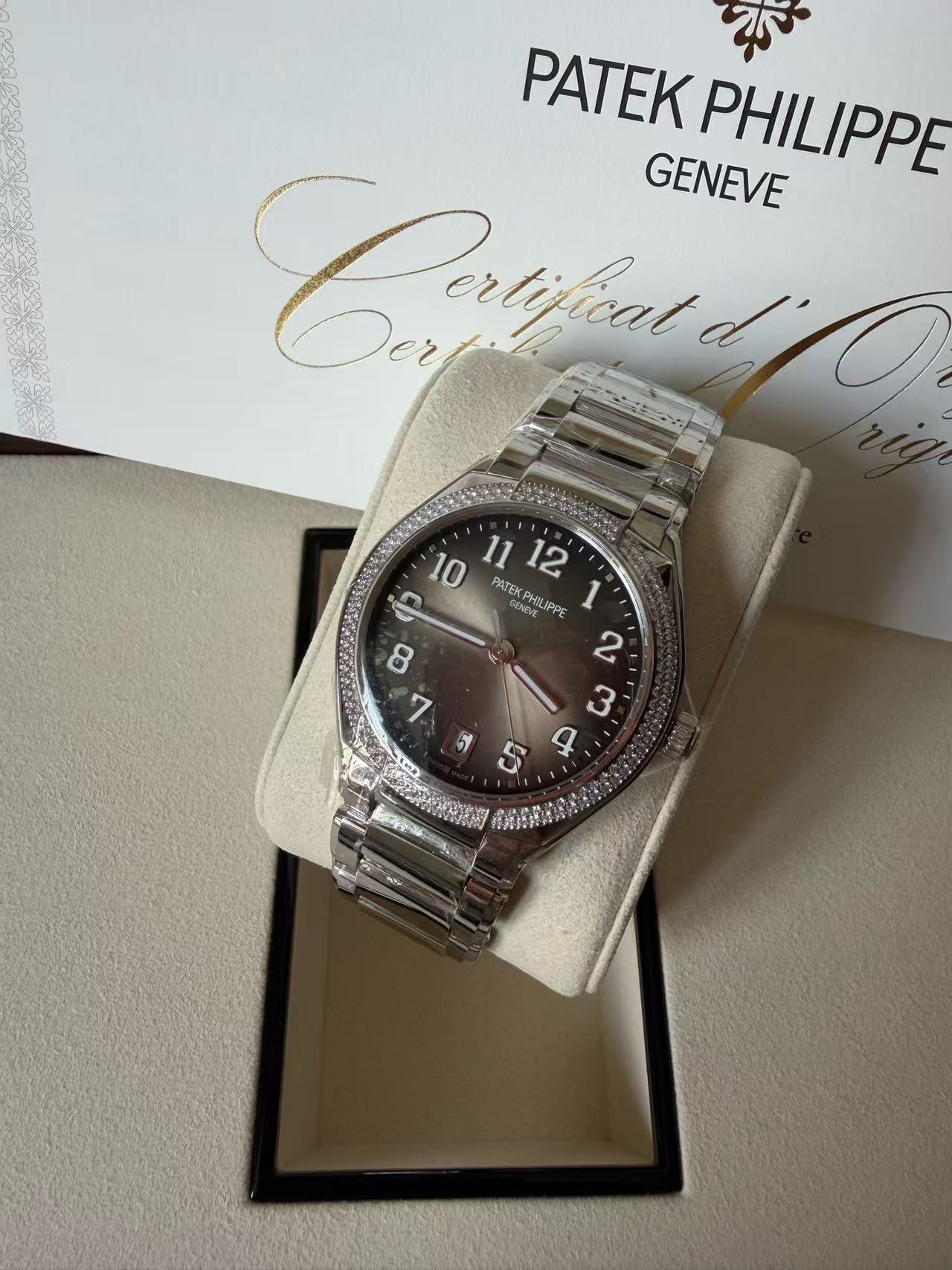Patek Philippe 7300/1200A-010