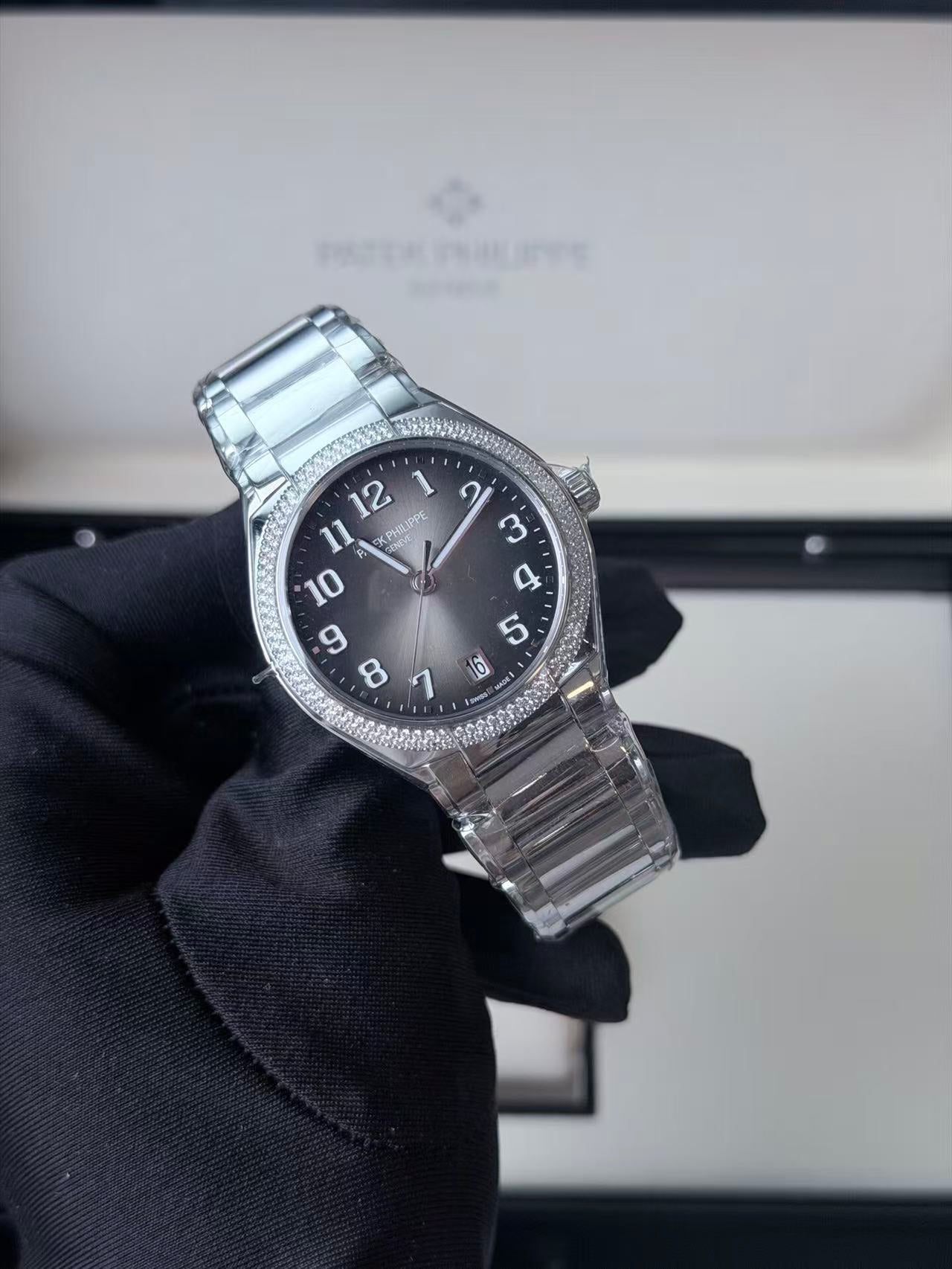 Patek Philippe 7300/1200A-010