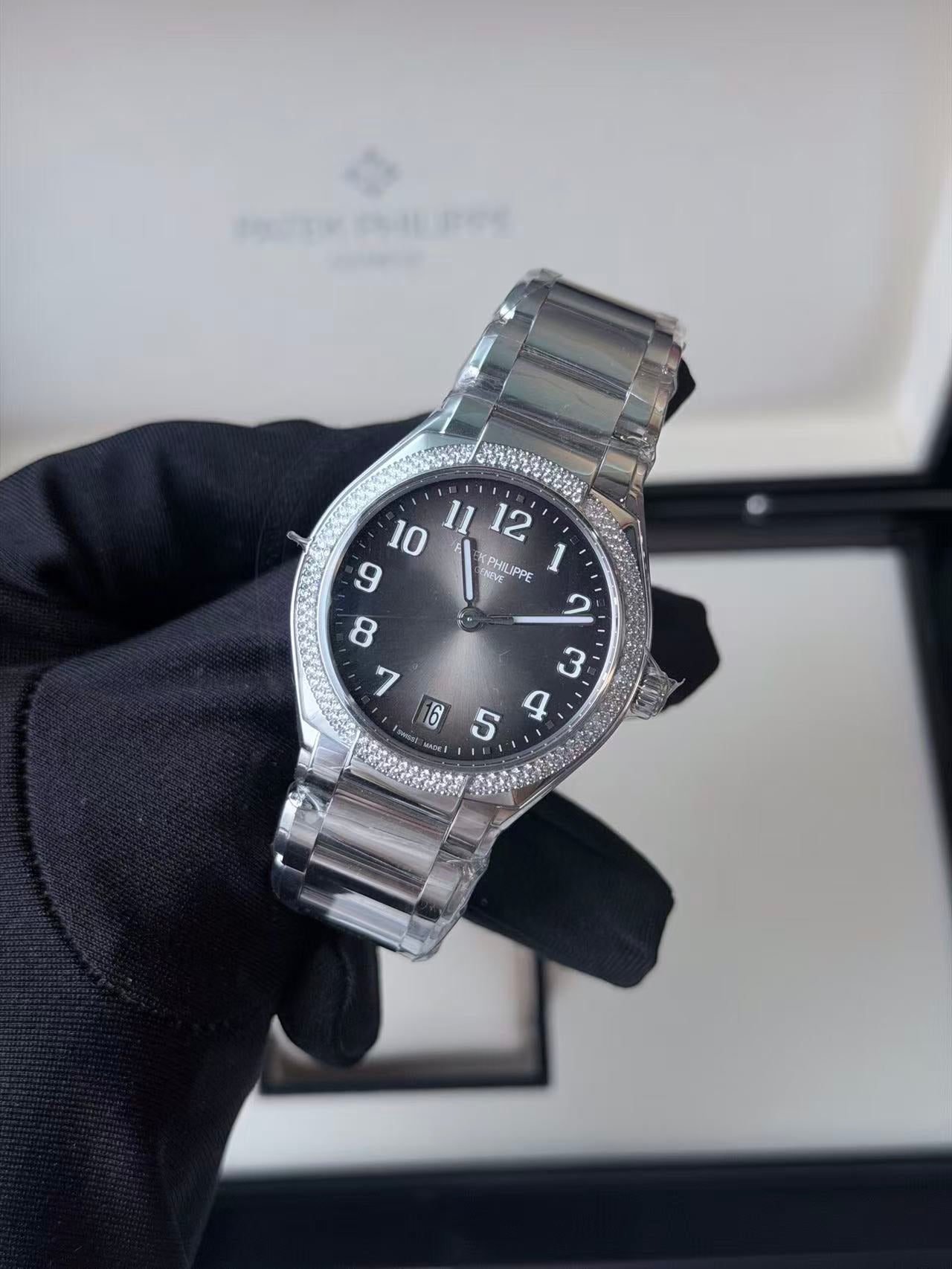 Patek Philippe 7300/1200A-010