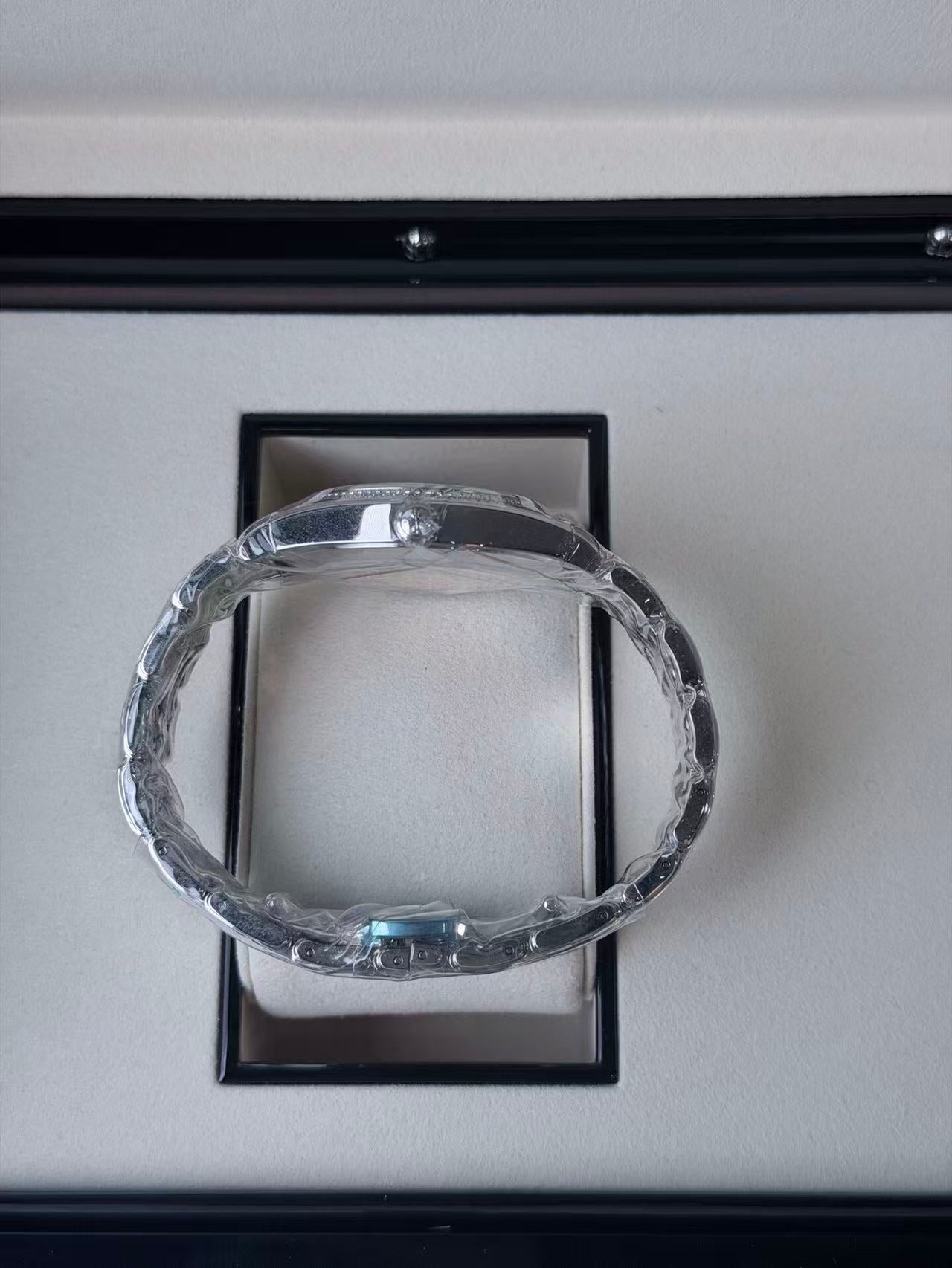 Patek Philippe 7300/1200A-010