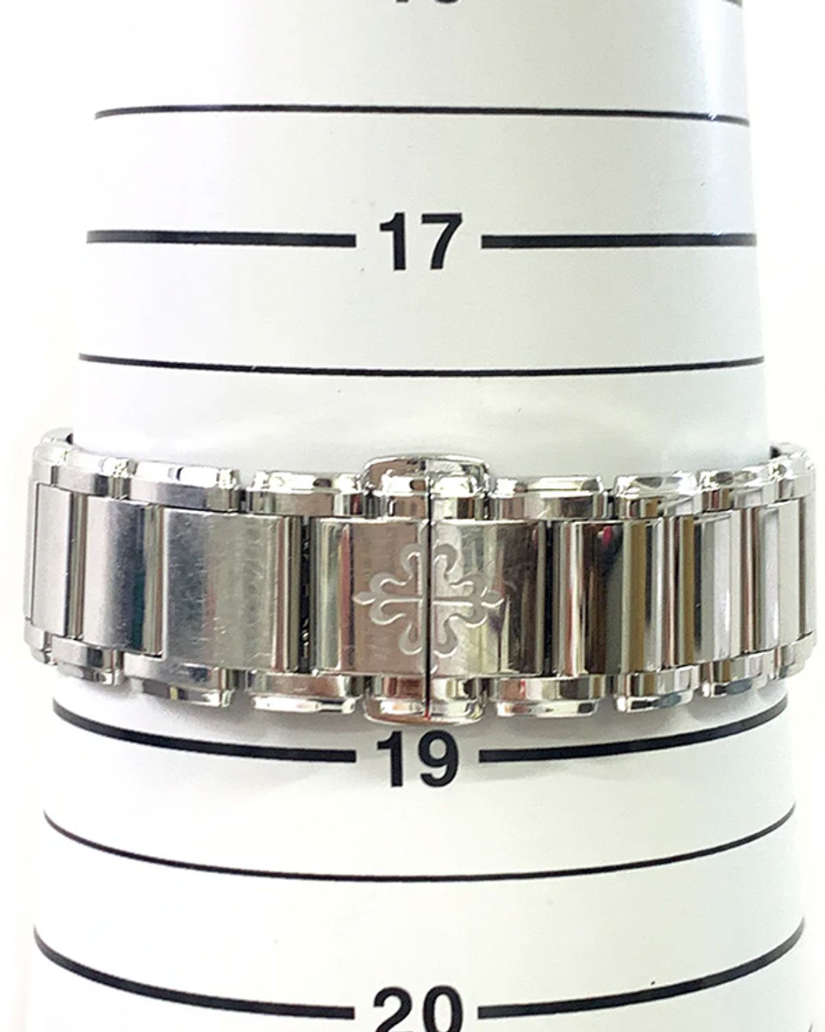 Patek Philippe 7300/1200A-011