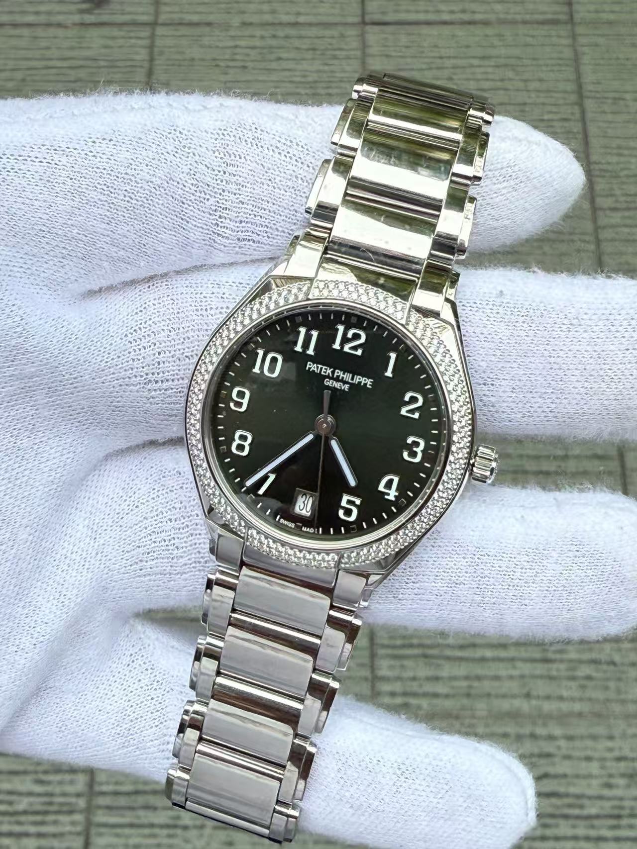 Patek Philippe 7300/1200A-011