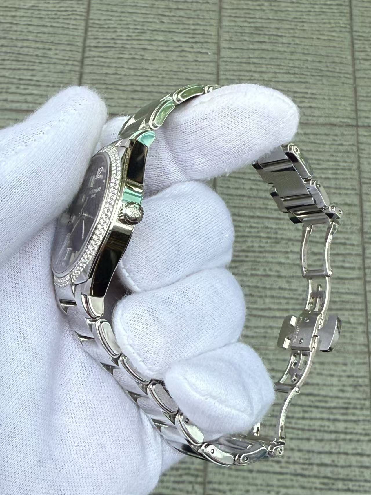 Patek Philippe 7300/1200A-011