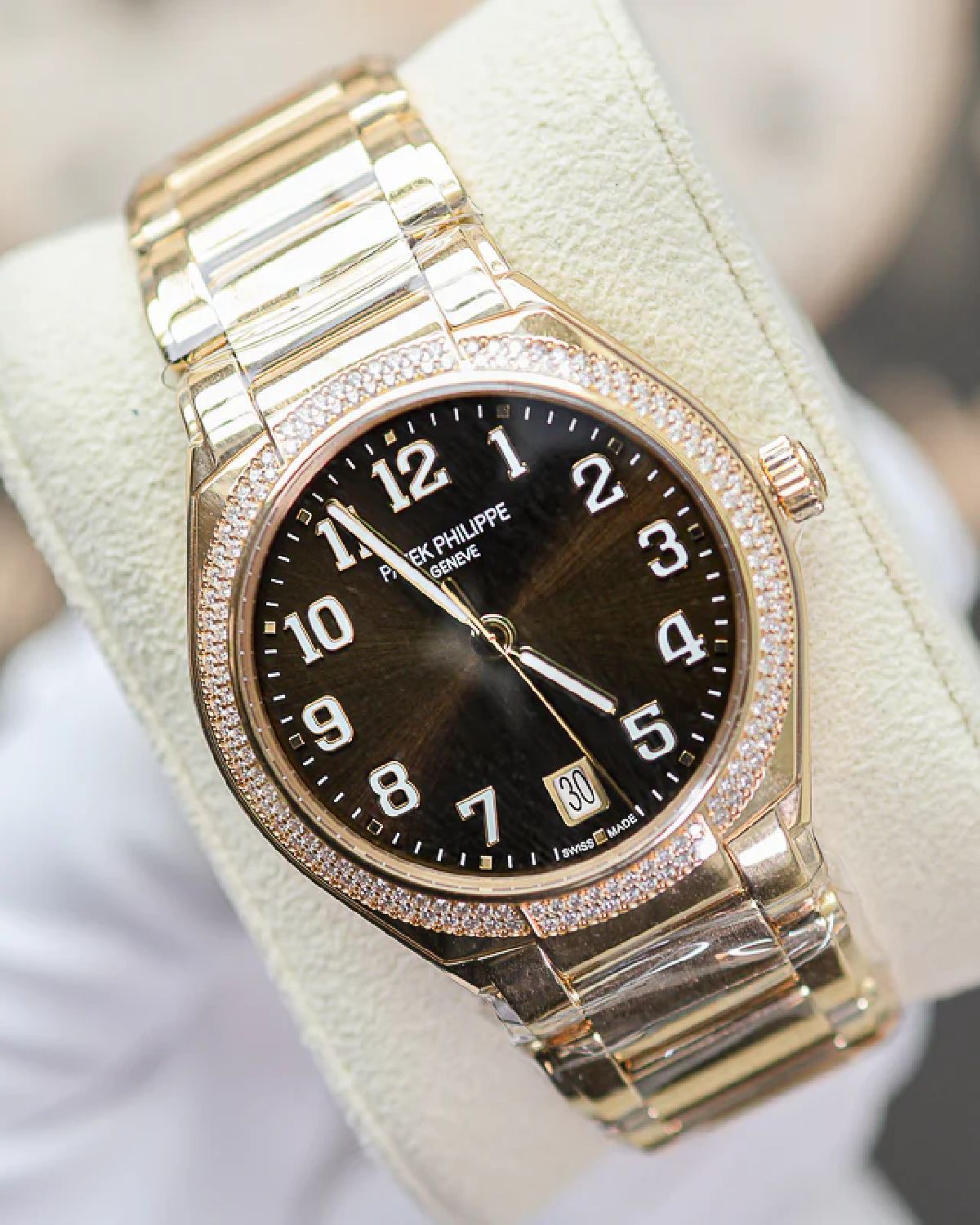 Patek Philippe 7300/1200R